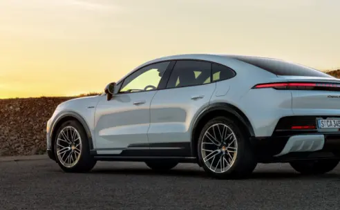 Geïnspireerd door een icoon: Porsche onthult de nieuwe Cayenne Coupé Electric