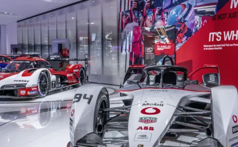 Porsche brengt eerbetoon aan zijn autosportverleden met speciale tentoonstelling, inclusief Nederlands tintje